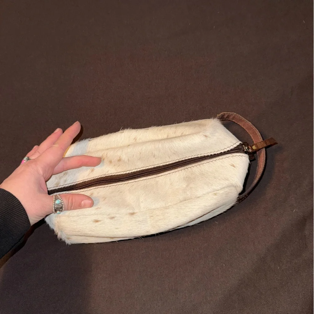 Cowhide Cattle Cartel Makeup/Toiletry Bag - Picture 3 of 3